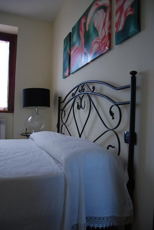 Casale Il Cerqueto Bed and Breakfast San Severino Marche Kamer foto