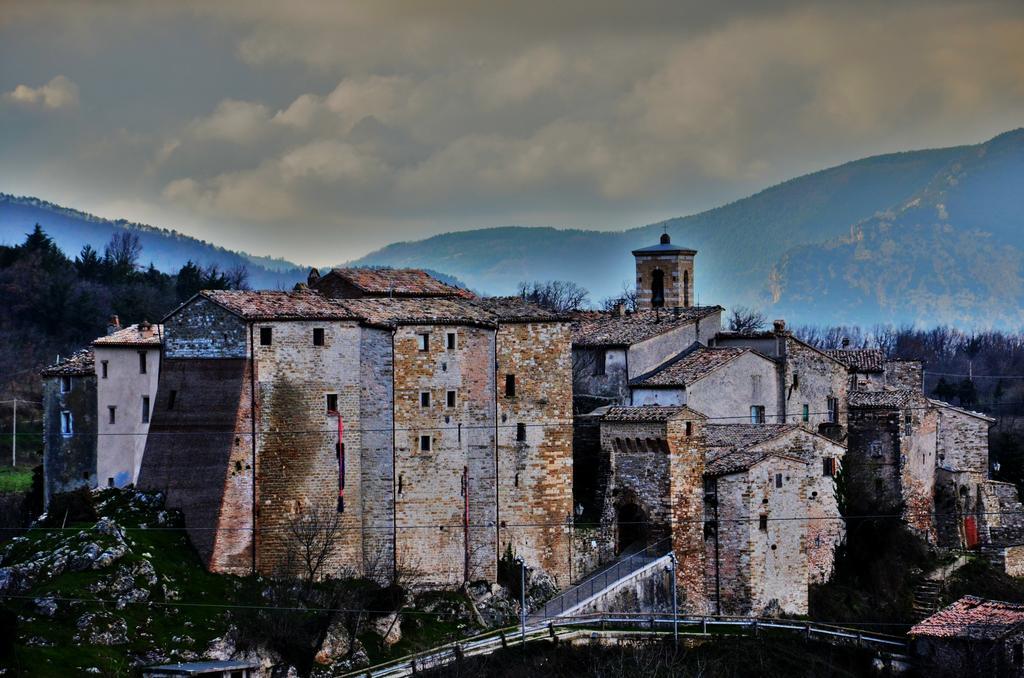 Casale Il Cerqueto Bed and Breakfast San Severino Marche Buitenkant foto