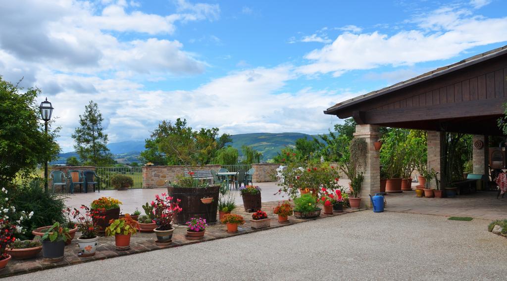 Casale Il Cerqueto Bed and Breakfast San Severino Marche Buitenkant foto